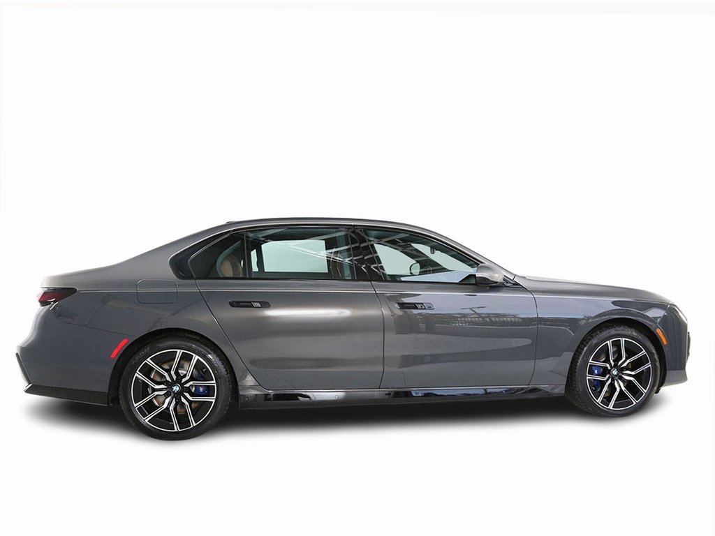 Used 2024 BMW i7 xDrive60 w/ Executive Package image 10