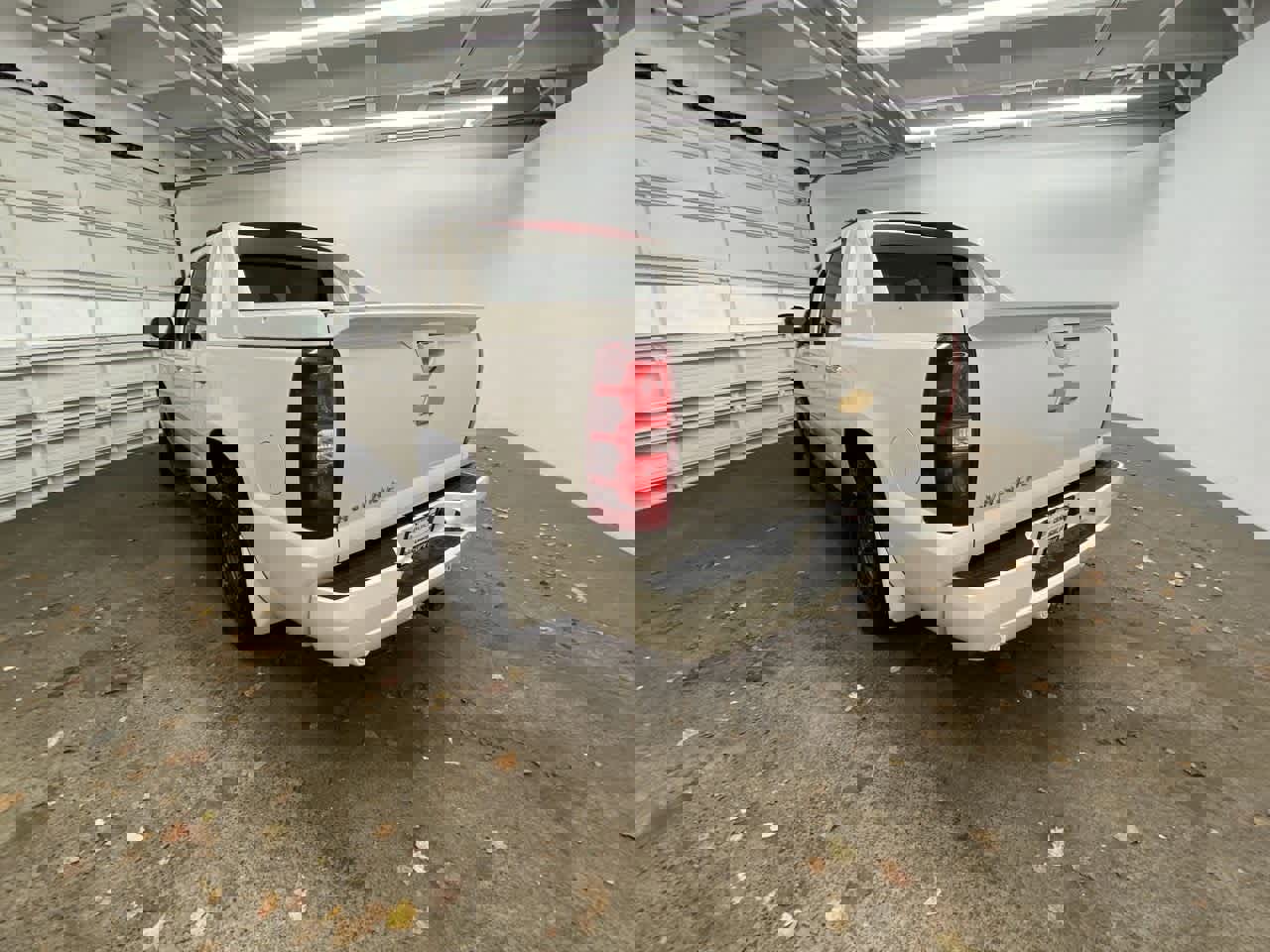 Used 2012 Chevrolet Avalanche LTZ image 4