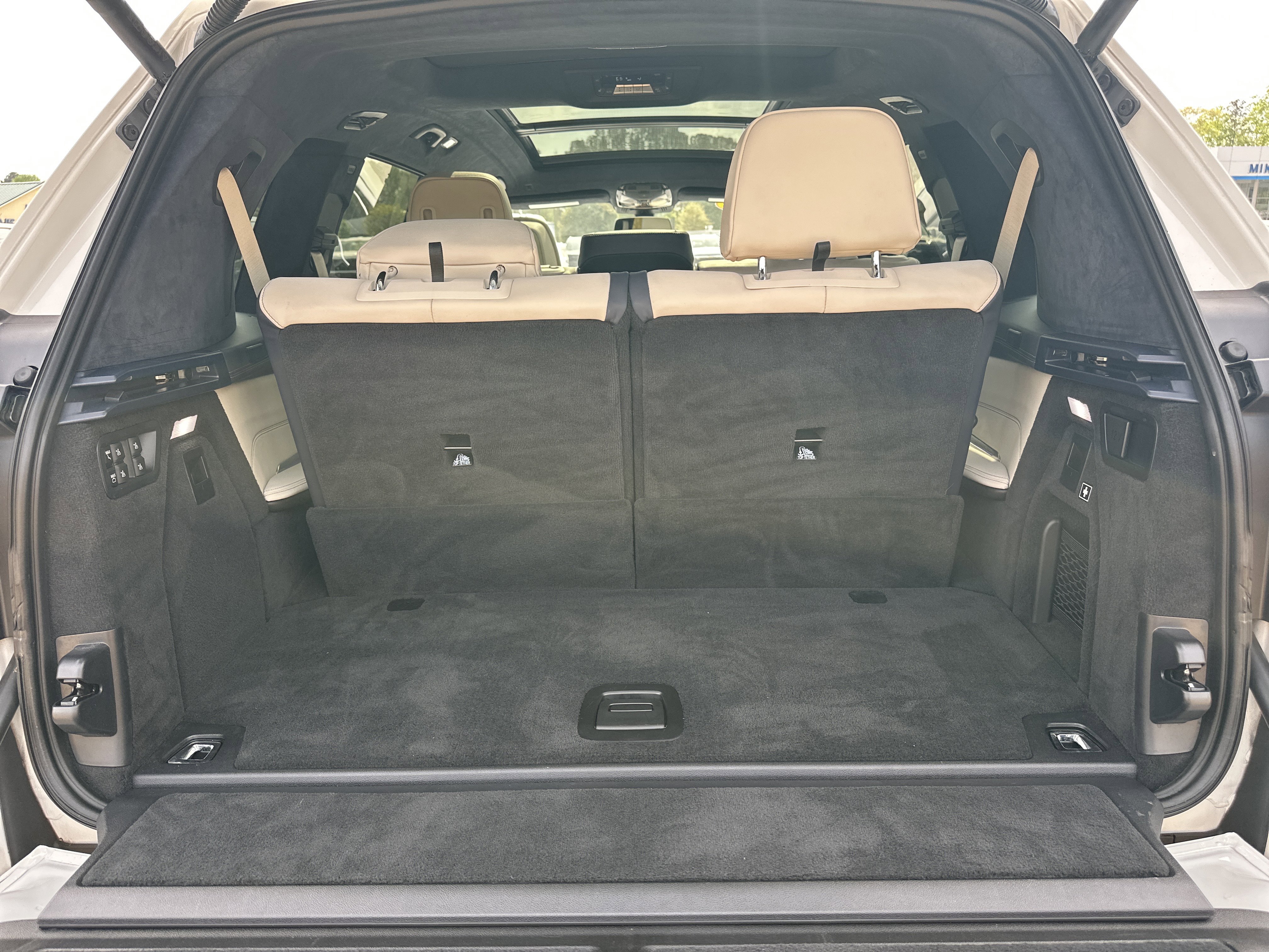 Used 2022 BMW X7 M50i w/ Dynamic Handling Package image 19