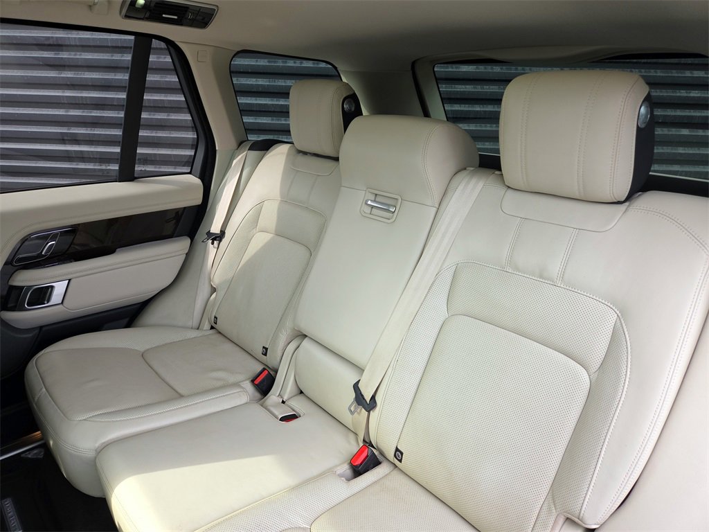 Used 2019 Land Rover Range Rover HSE image 16