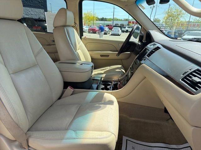 Used 2008 Cadillac Escalade ESV AWD image 19