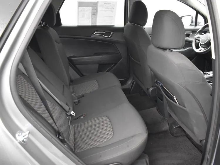 Used 2024 Kia Sportage LX image 17