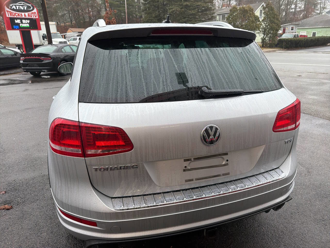 Used 2014 Volkswagen Touareg TDI image 5