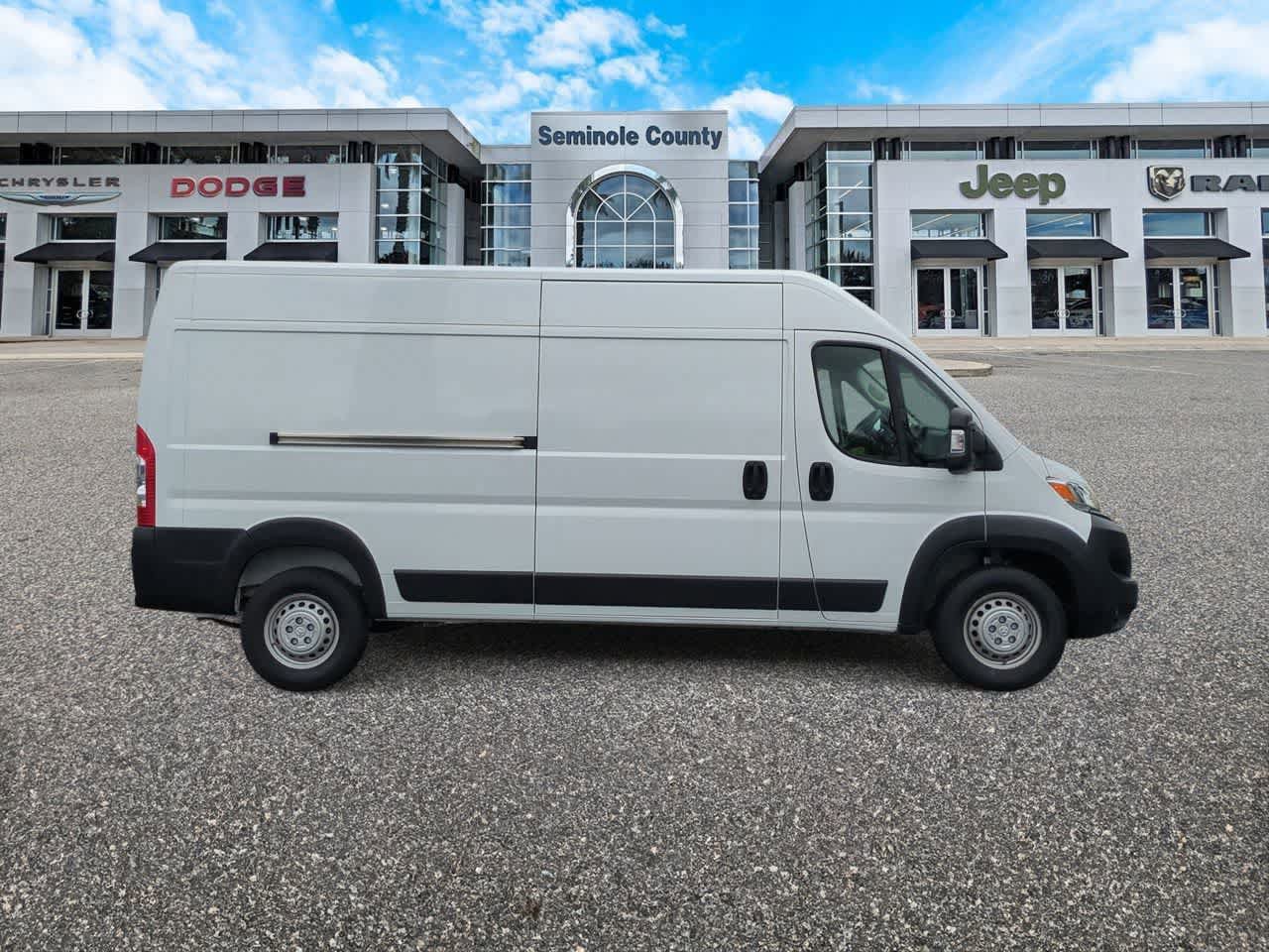 Used 2025 RAM ProMaster 2500 w/ Convenience Group FWD image 9