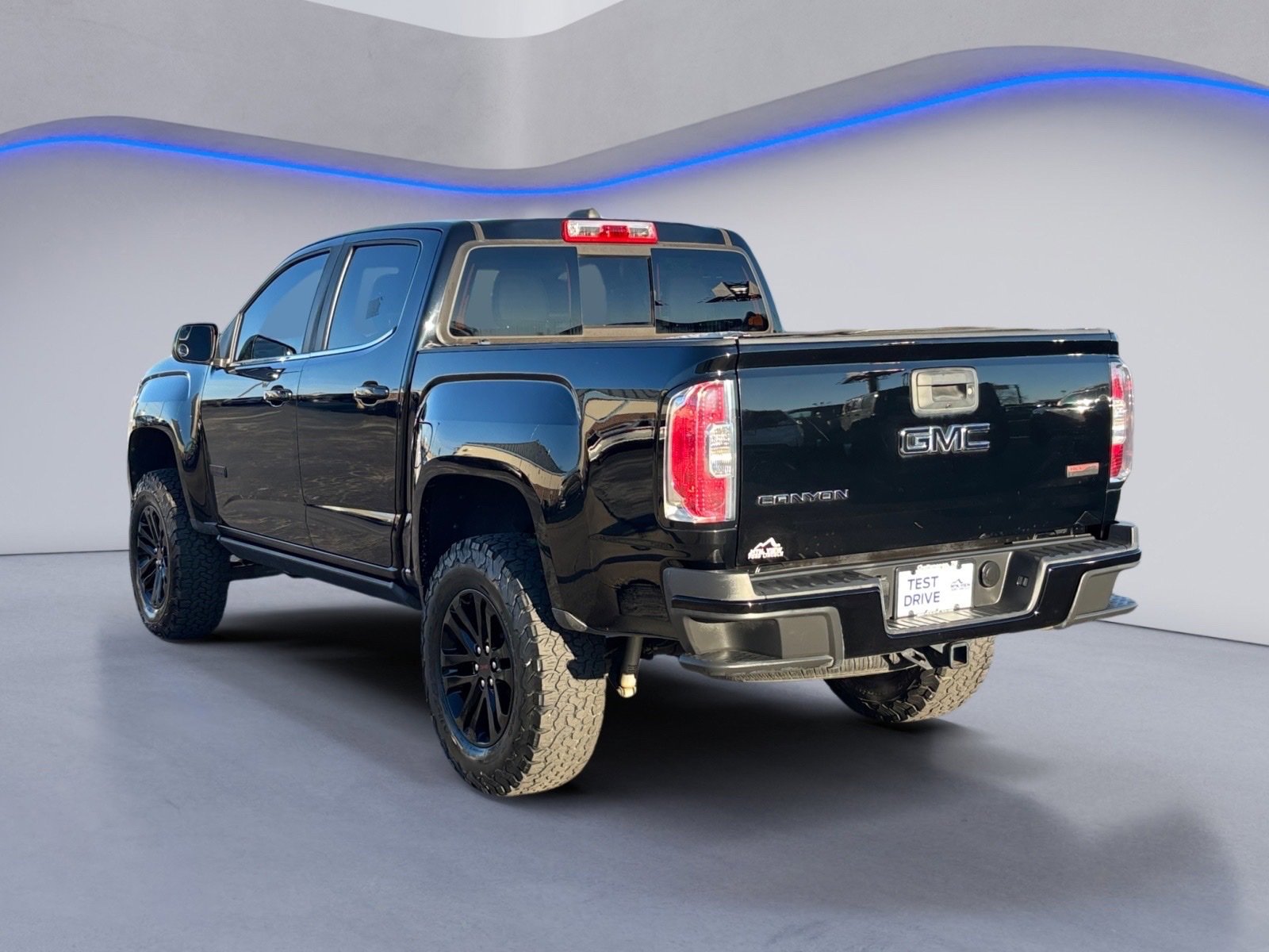 Used 2017 GMC Canyon SLE w/ All Terrain X Package image 11