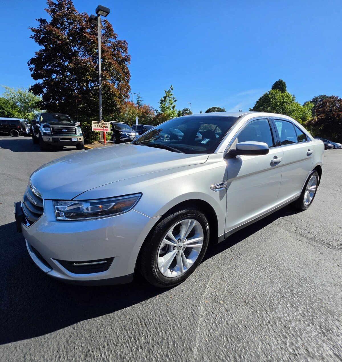 Used 2018 Ford Taurus SEL w/ Equipment Group 201A AWD/4WD image 1
