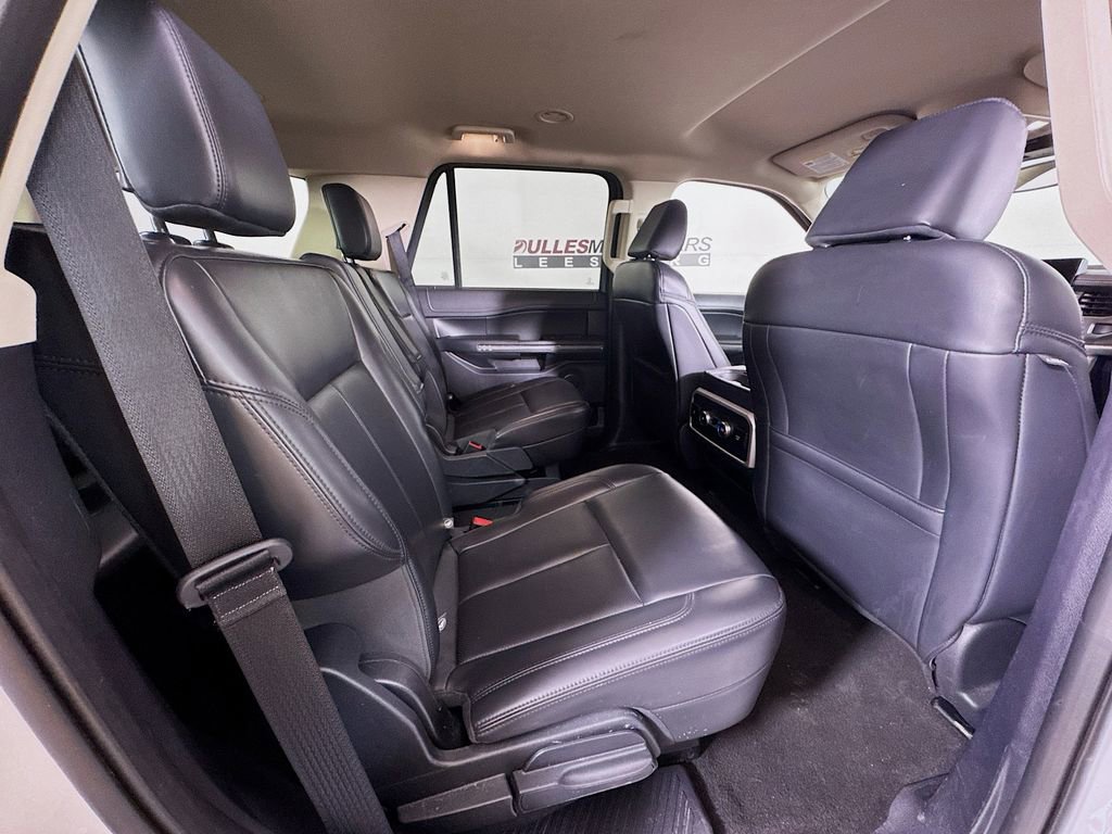 Used 2024 Ford Expedition XLT image 28