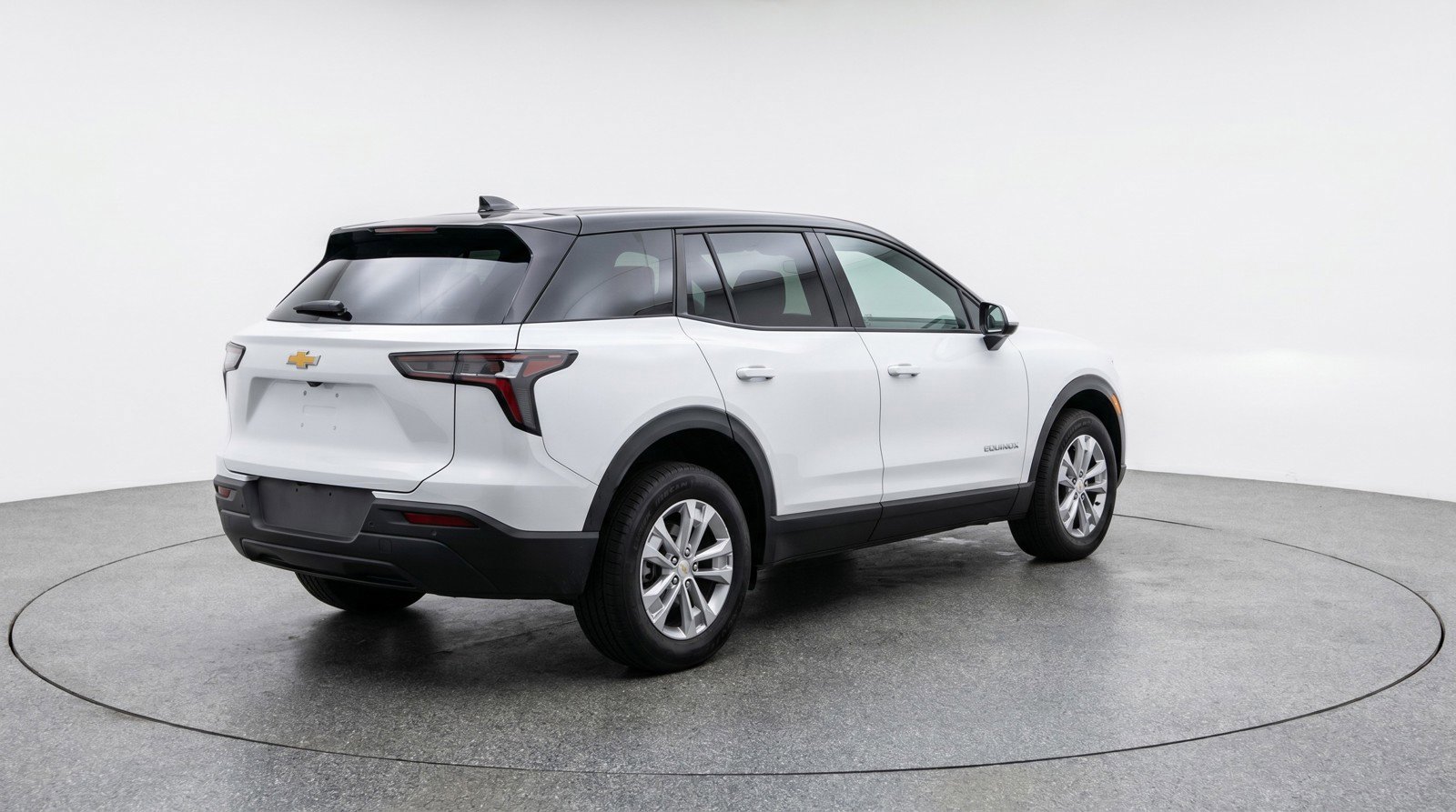 Used 2025 Chevrolet Equinox LT FWD image 9