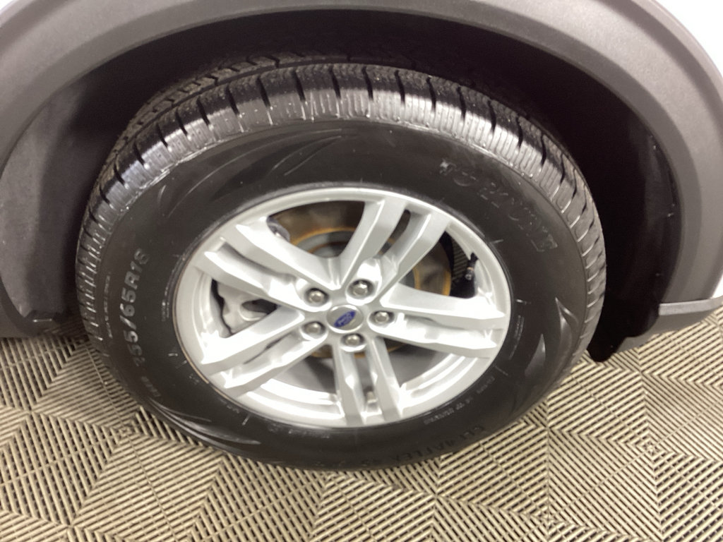 Used 2023 Ford Explorer XLT AWD/4WD image 7