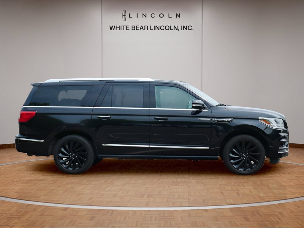 Used 2021 Lincoln Navigator L Reserve w/ Equipment Group 208A AWD/4WD image 4
