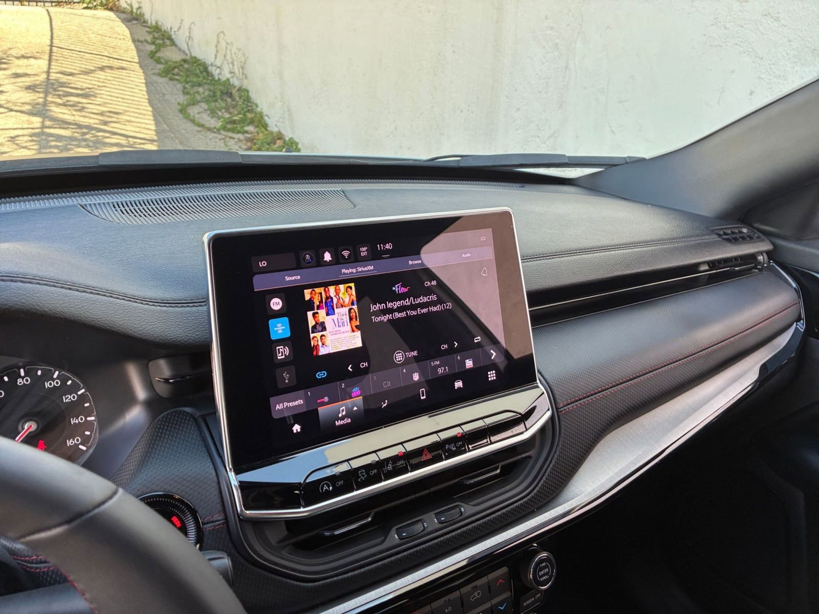 Used 2025 Jeep Compass Trailhawk image 20