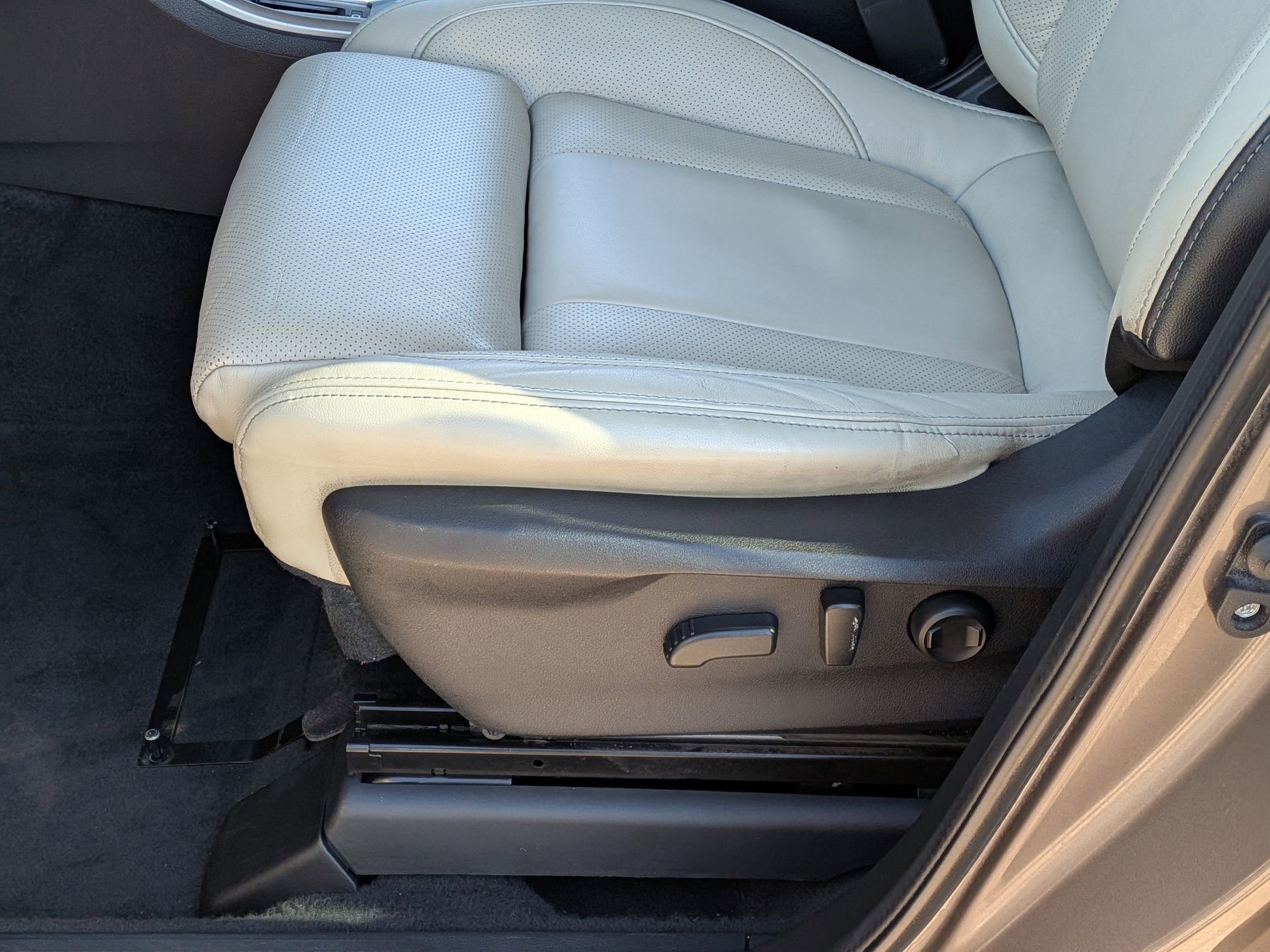 Certified 2022 Subaru Ascent Limited w/ Technology Package image 12