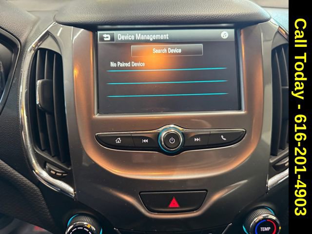 Used 2018 Chevrolet Cruze LT image 17