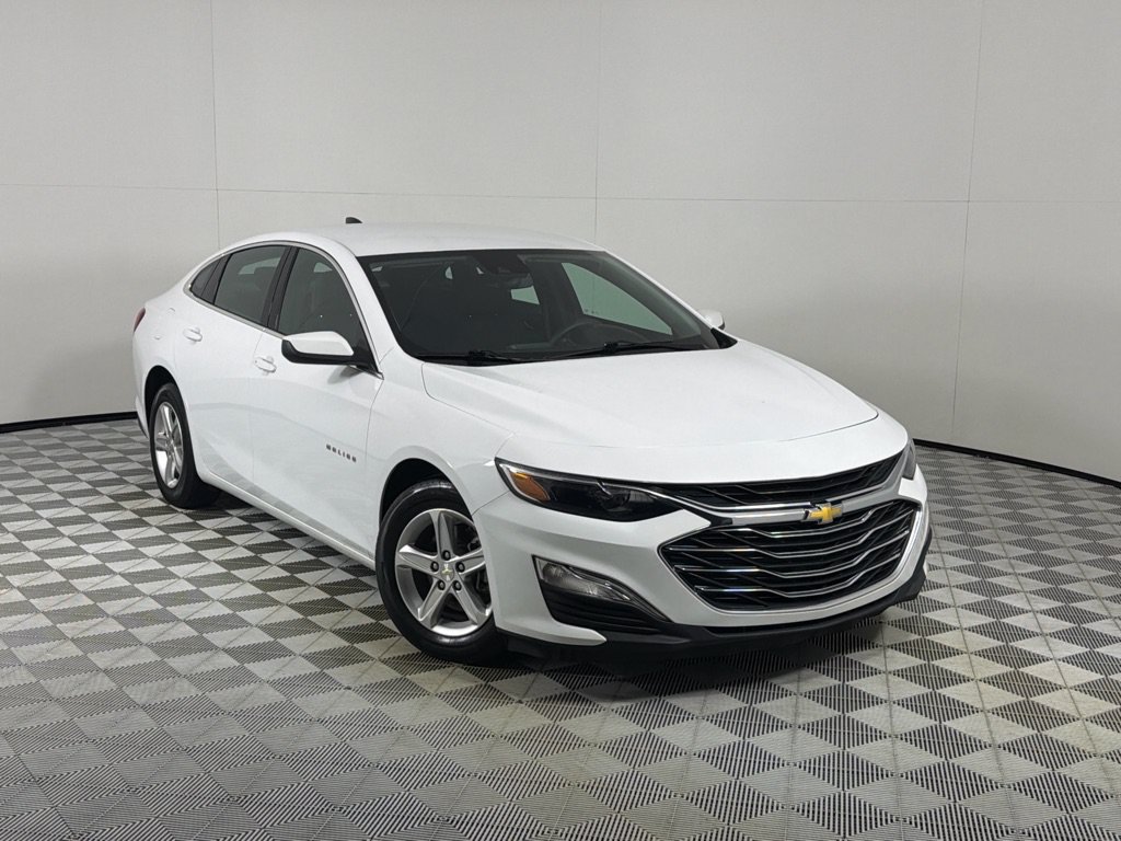 Used 2023 Chevrolet Malibu LS w/ Driver Confidence Package FWD image 2