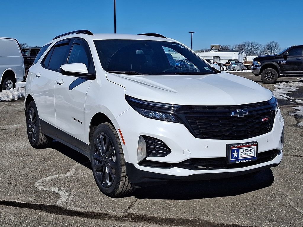 Used 2024 Chevrolet Equinox RS image 2