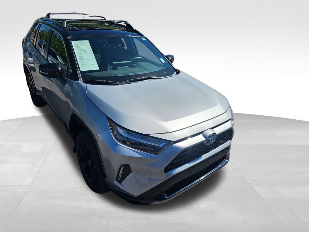 Used 2023 Toyota RAV4 XSE AWD/4WD image 2
