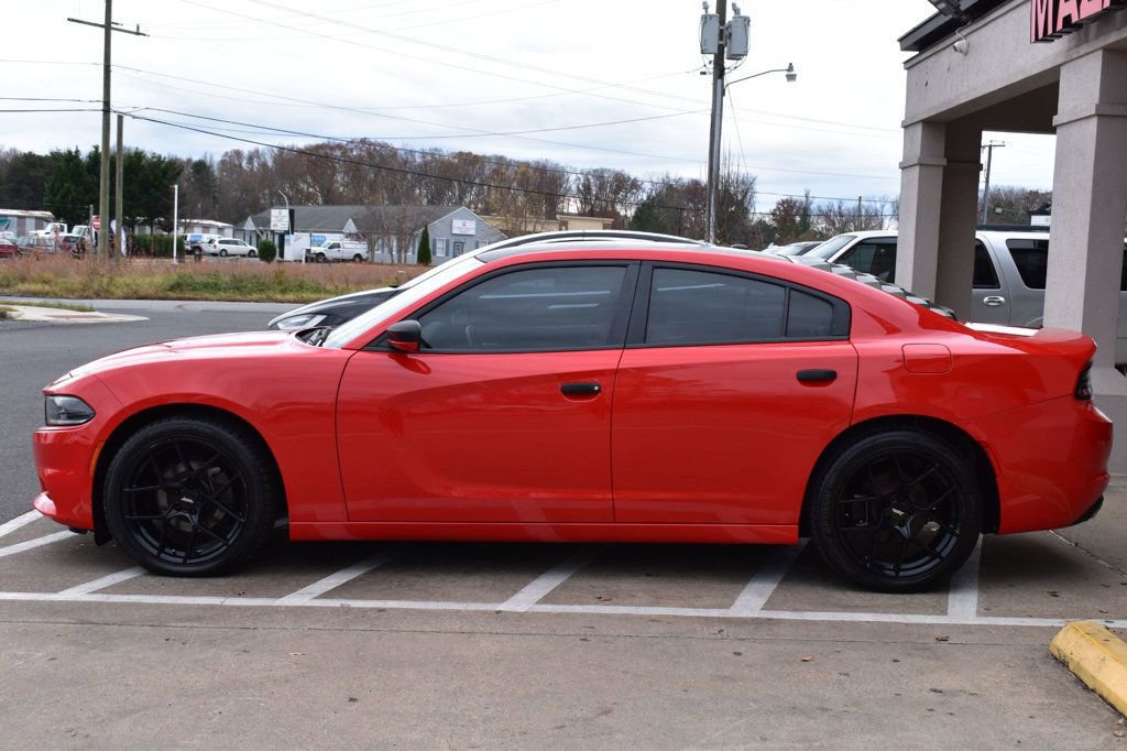 Used 2020 Dodge Charger SXT w/ Driver Convenience Group image 5