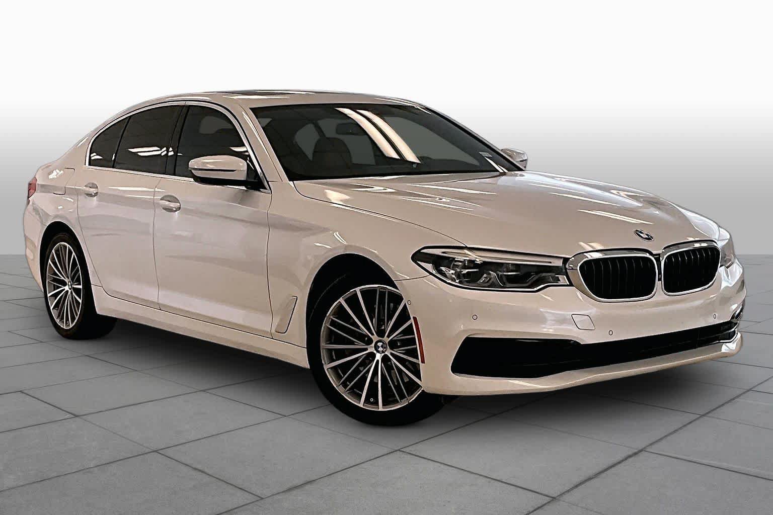 Used 2020 BMW 530i w/ Premium Package RWD image 2