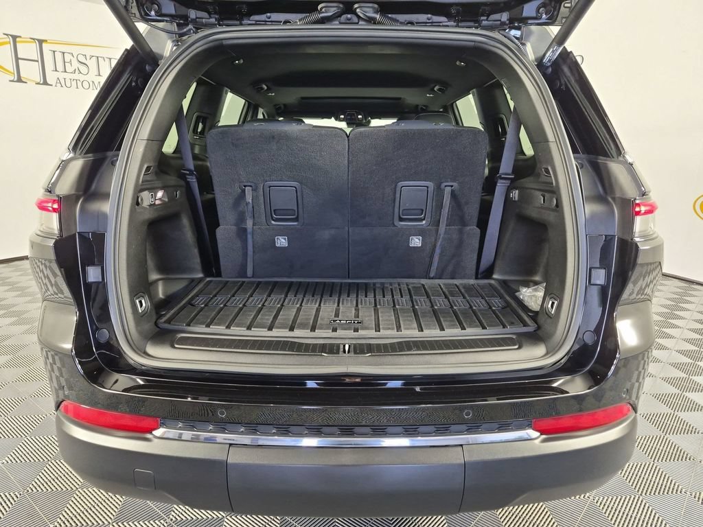 Used 2025 Jeep Grand Cherokee L Laredo w/ Luxury Tech Group I RWD image 36