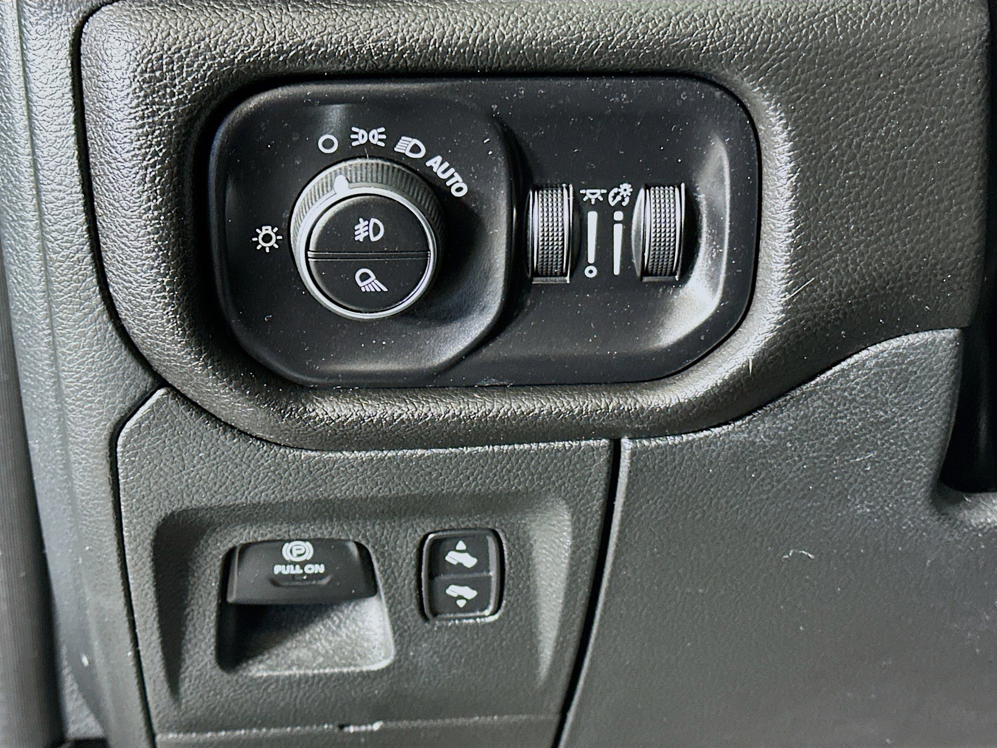 Used 2023 RAM 1500 Laramie image 17