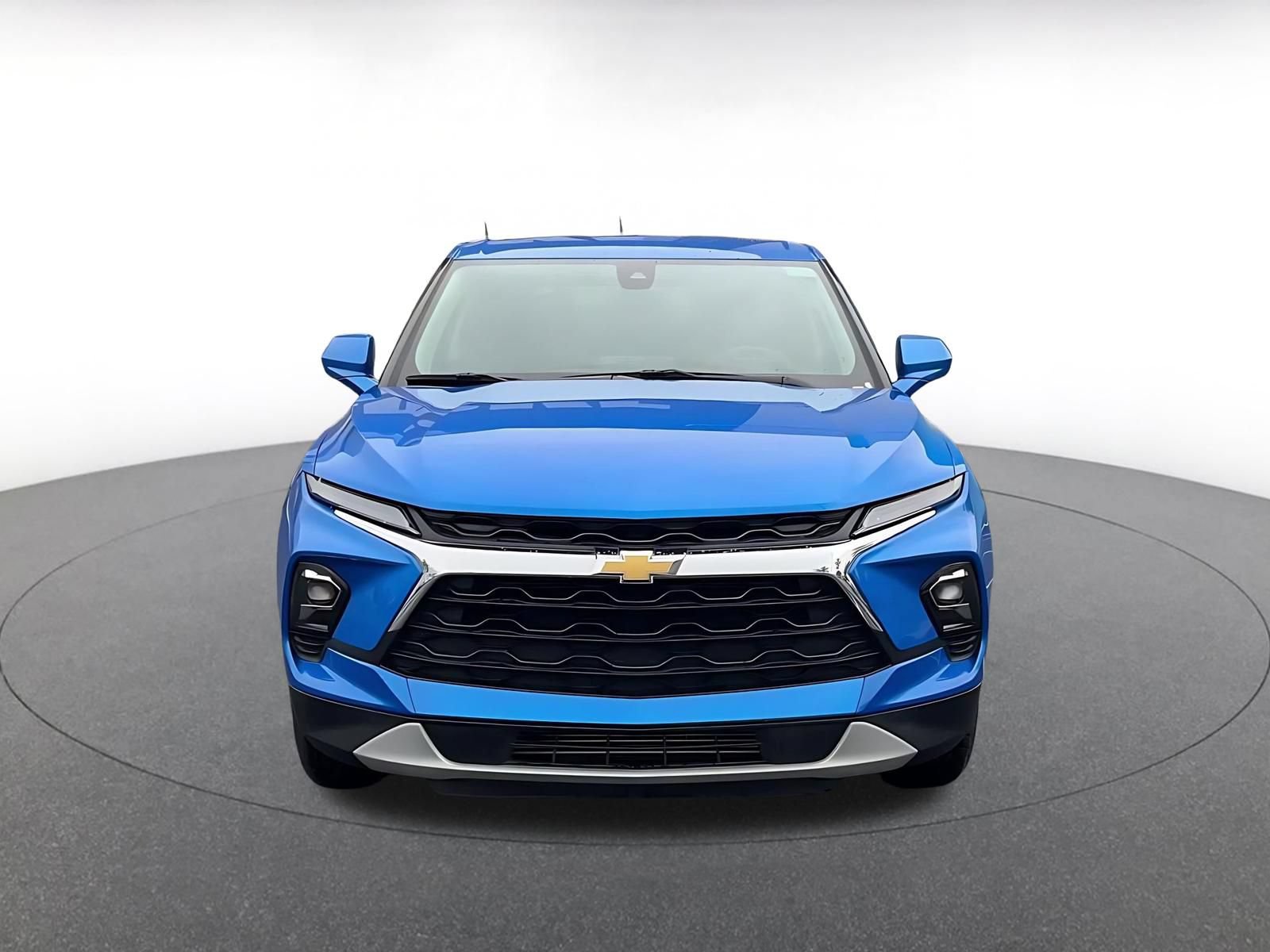 Used 2025 Chevrolet Blazer LT FWD image 4