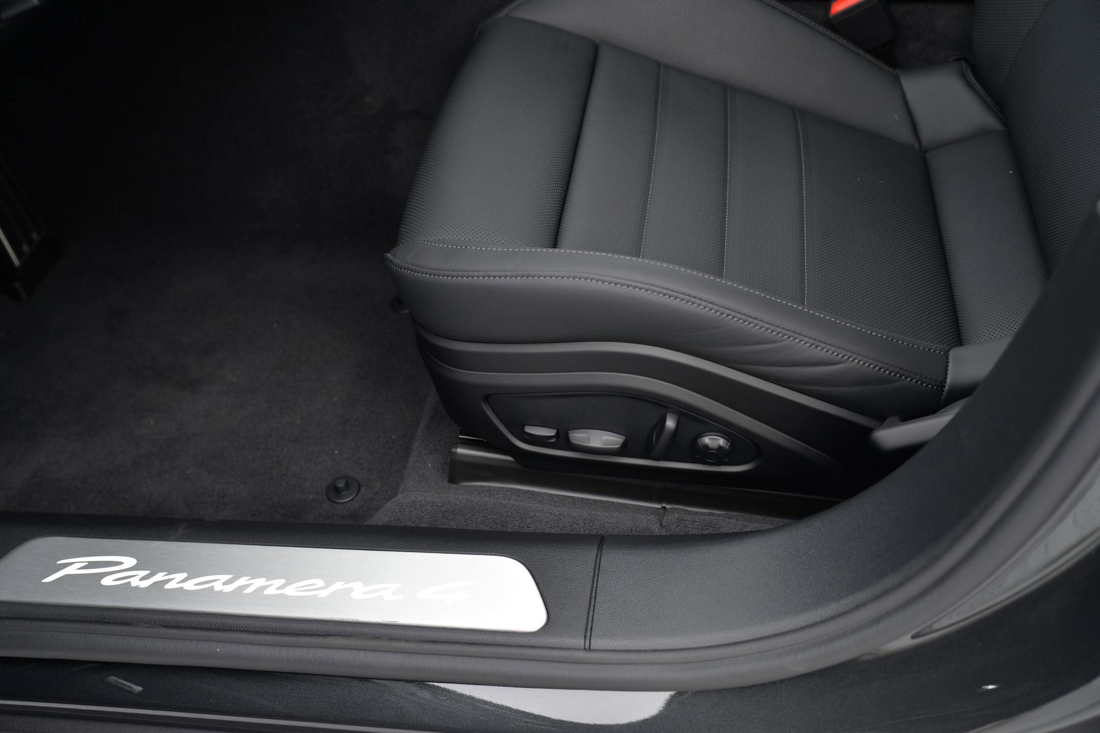 New 2026 Porsche Panamera 4 image 25