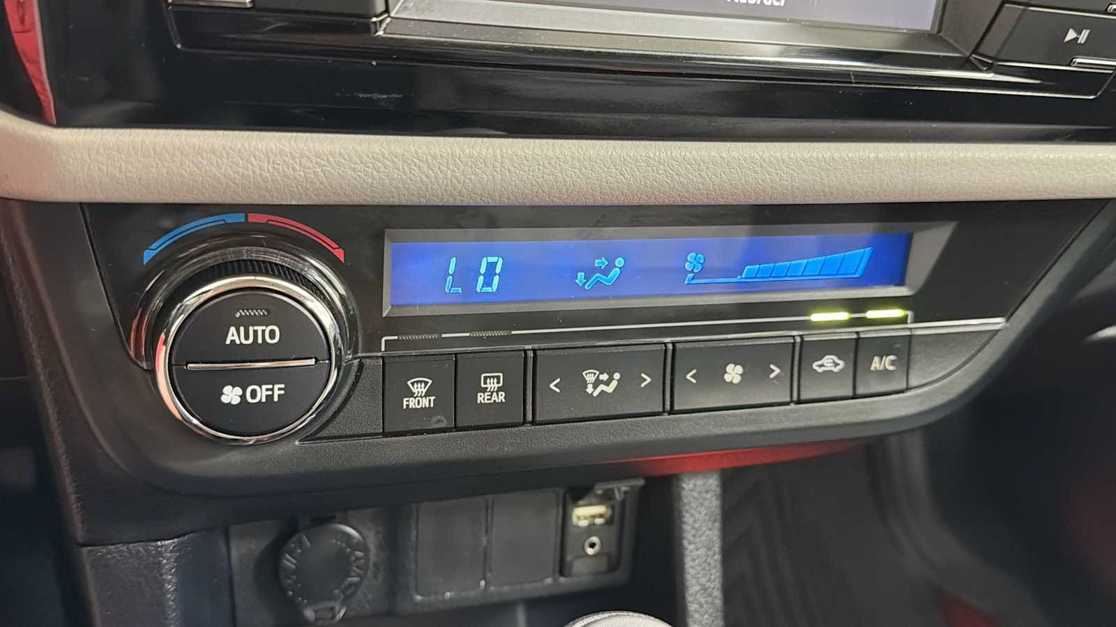 Used 2014 Toyota Corolla LE FWD image 20