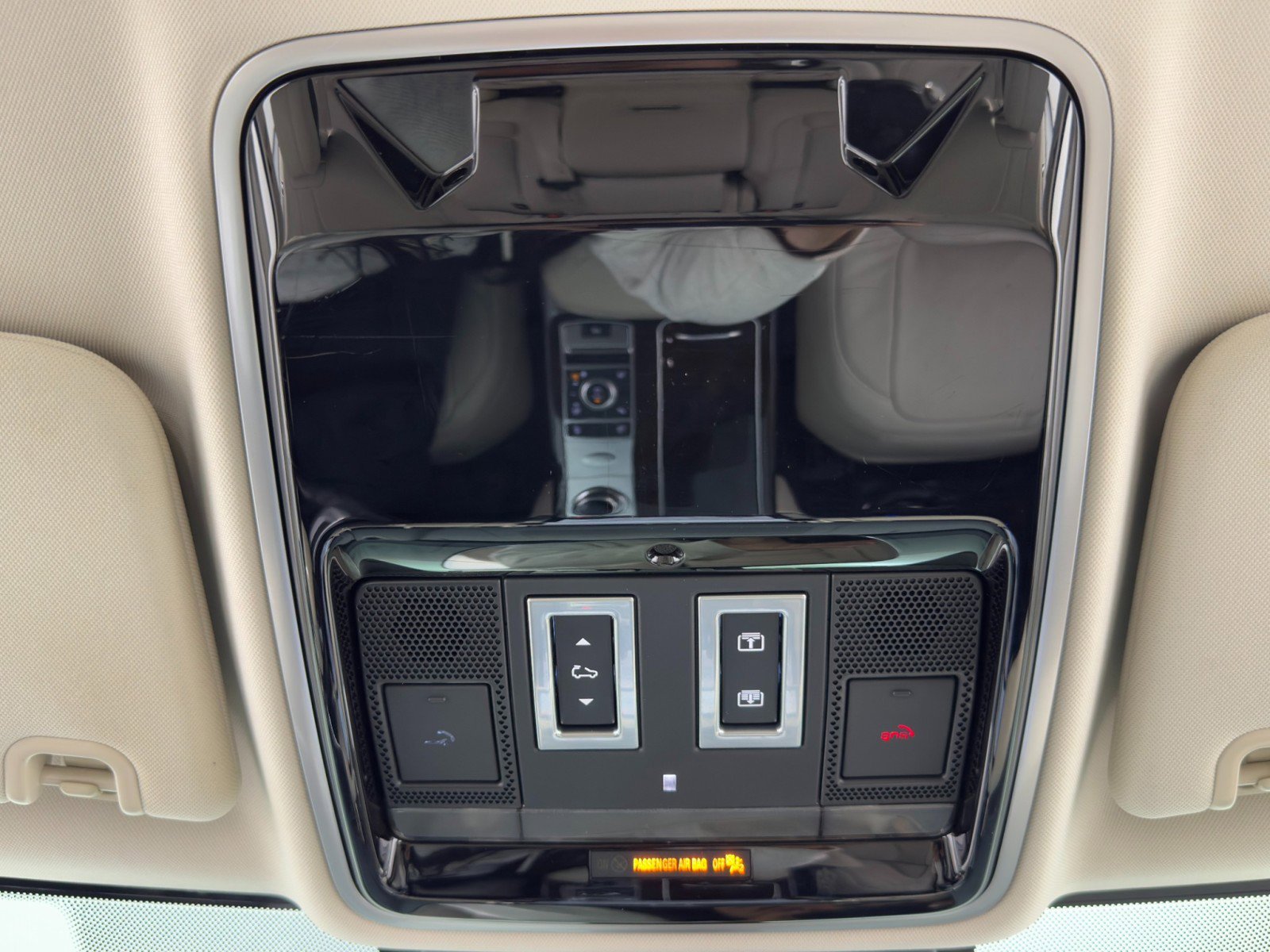 Used 2021 Land Rover Range Rover P525 Westminster Edition image 40