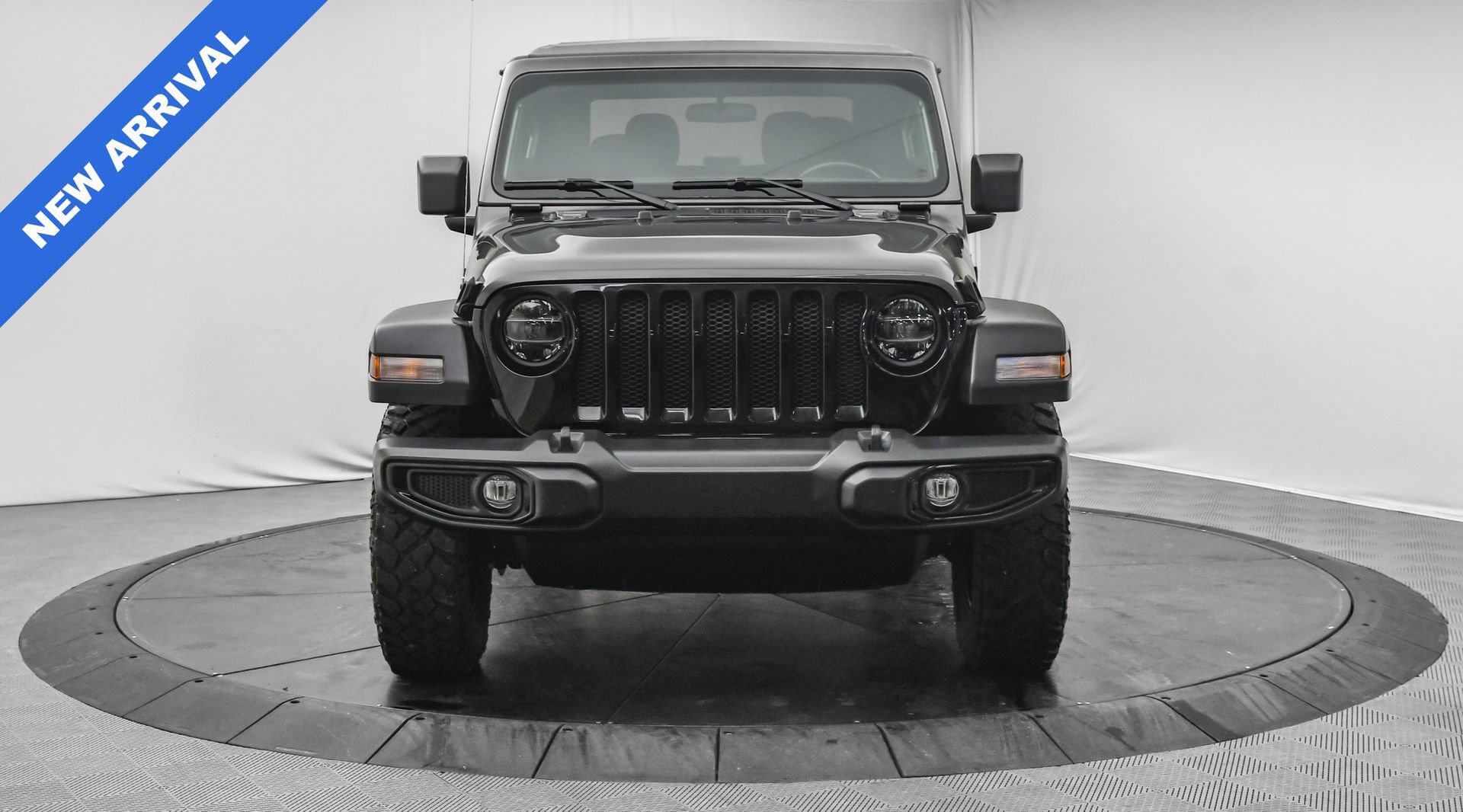 Used 2022 Jeep Wrangler Willys image 2