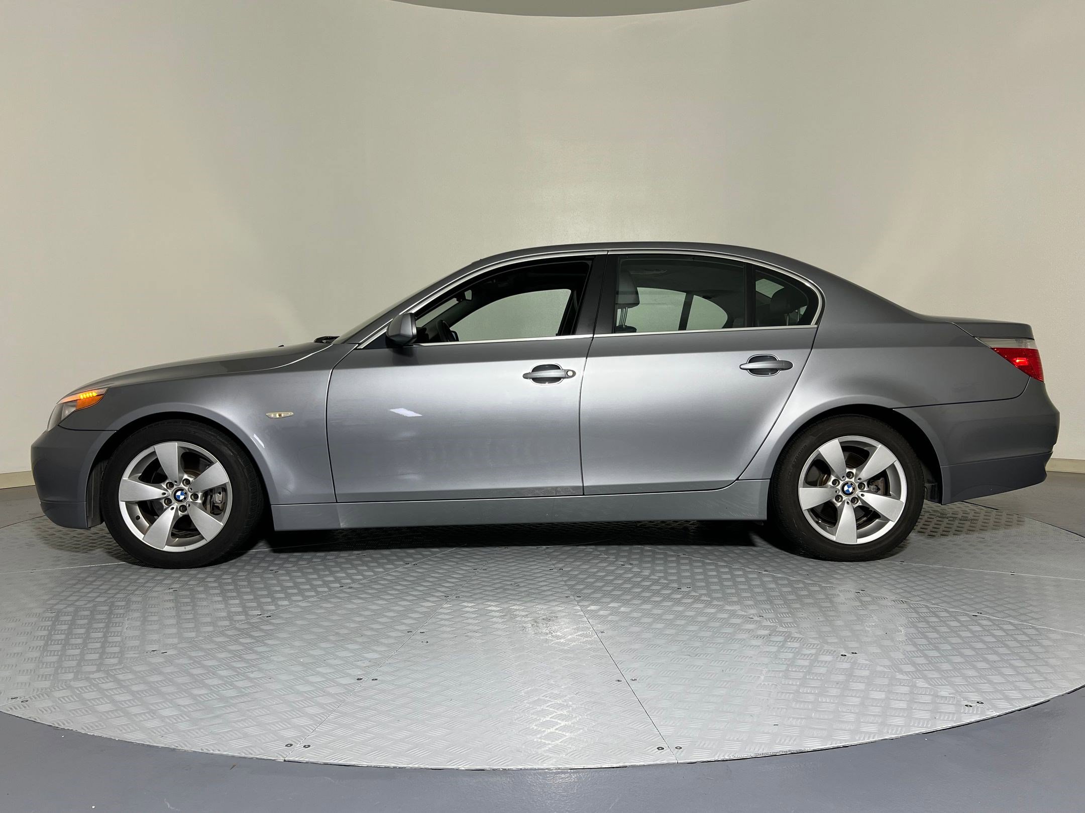 Used 2005 BMW 525i Sedan image 2