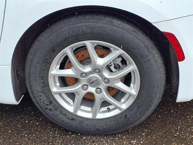 Used 2024 Chrysler Pacifica Touring-L FWD image 27