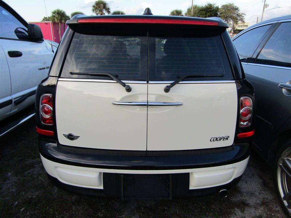 Used 2011 MINI Cooper Clubman image 3
