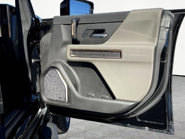 Used 2025 GMC Hummer EV 3X AWD/4WD image 30