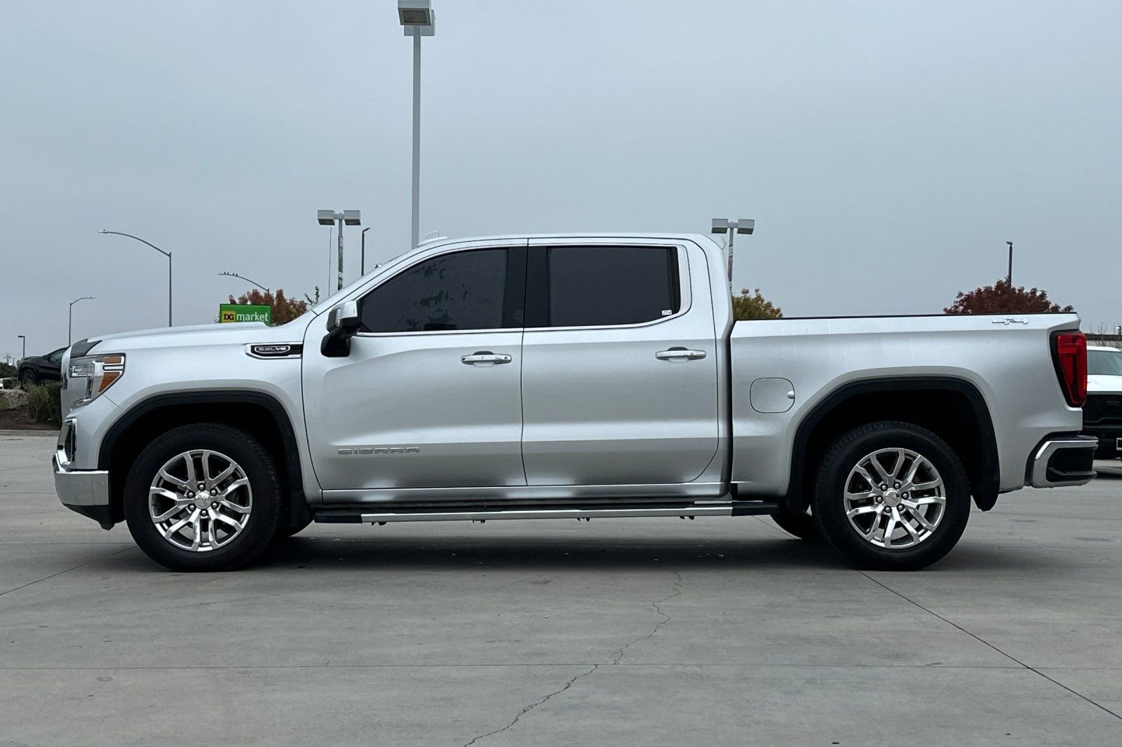 Used 2020 GMC Sierra 1500 SLT w/ SLT Premium Package image 3