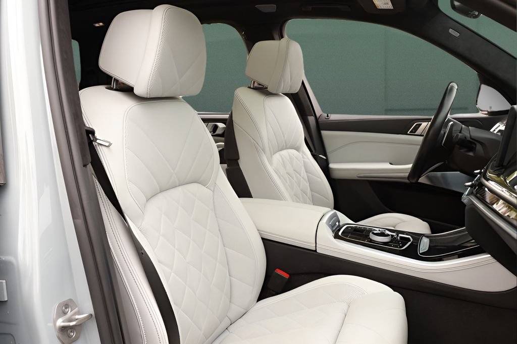 Used 2024 BMW X5 M60i AWD/4WD image 26