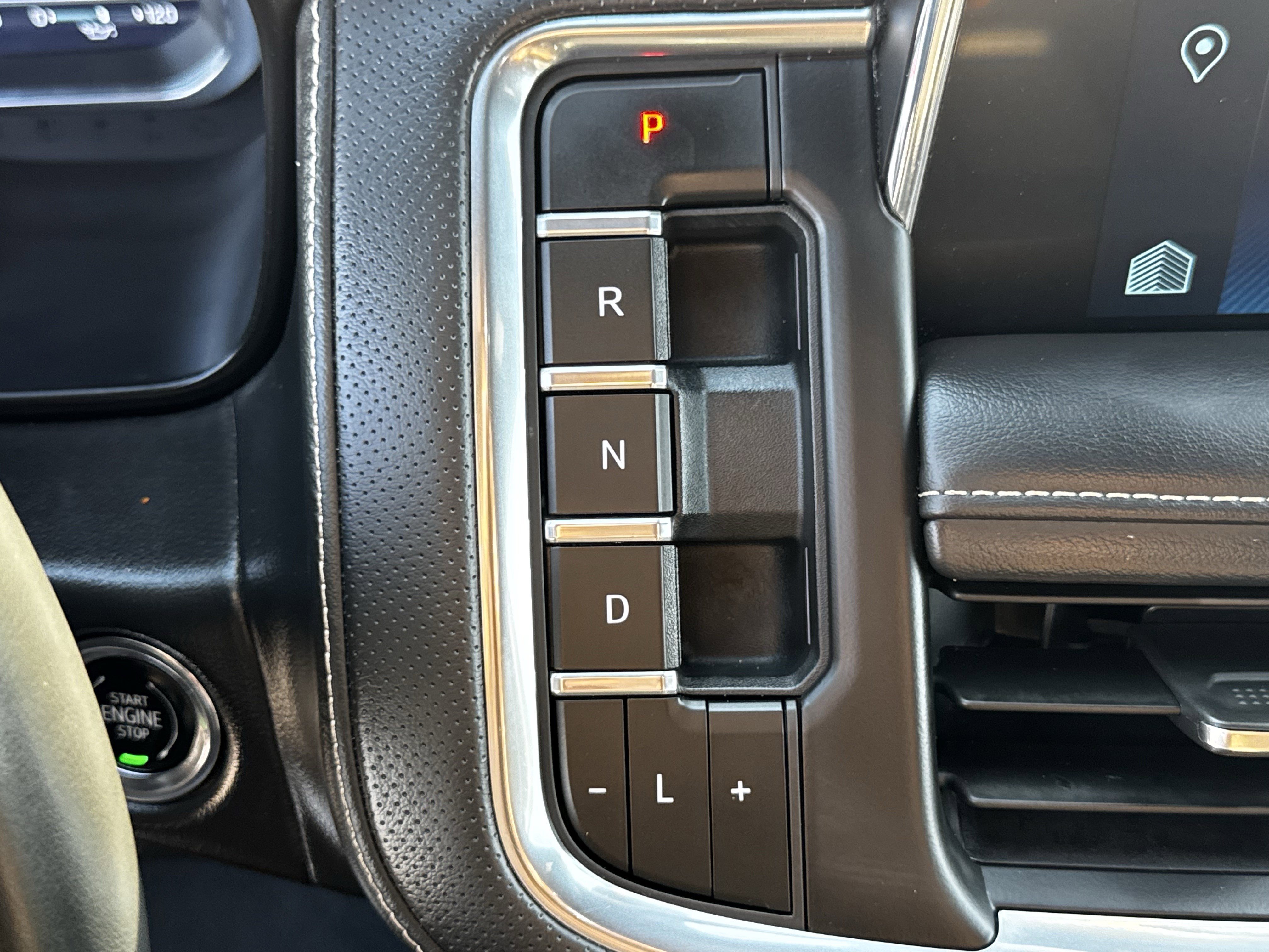 Used 2023 Chevrolet Suburban Premier image 22