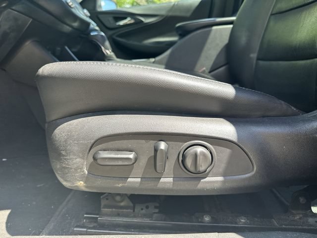 Used 2016 Chevrolet Malibu LT w/ Leather Package FWD image 38
