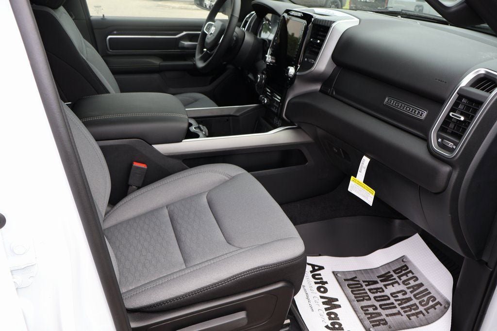 New 2025 RAM 1500 Big Horn AWD/4WD image 17