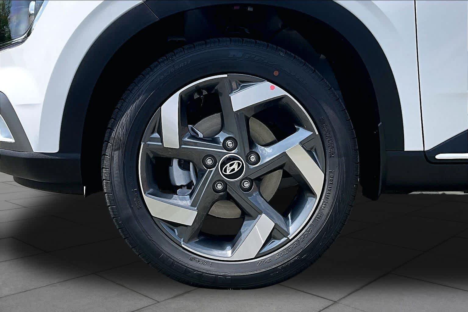 New 2026 Hyundai Venue SEL FWD image 9