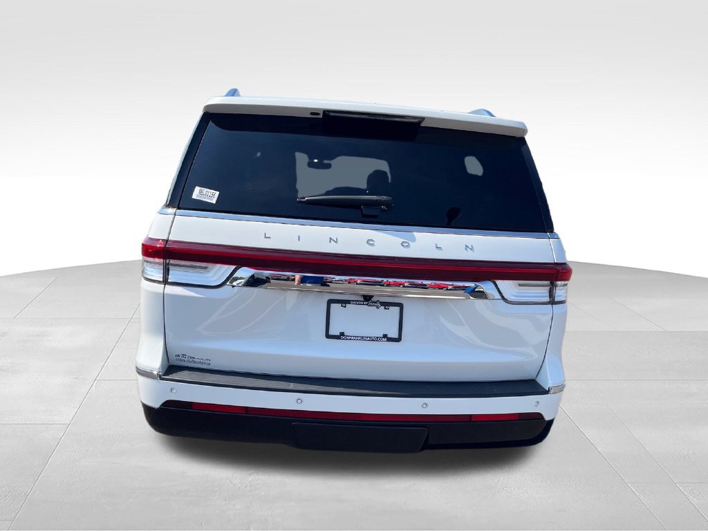 Used 2022 Lincoln Navigator L Reserve AWD/4WD image 4