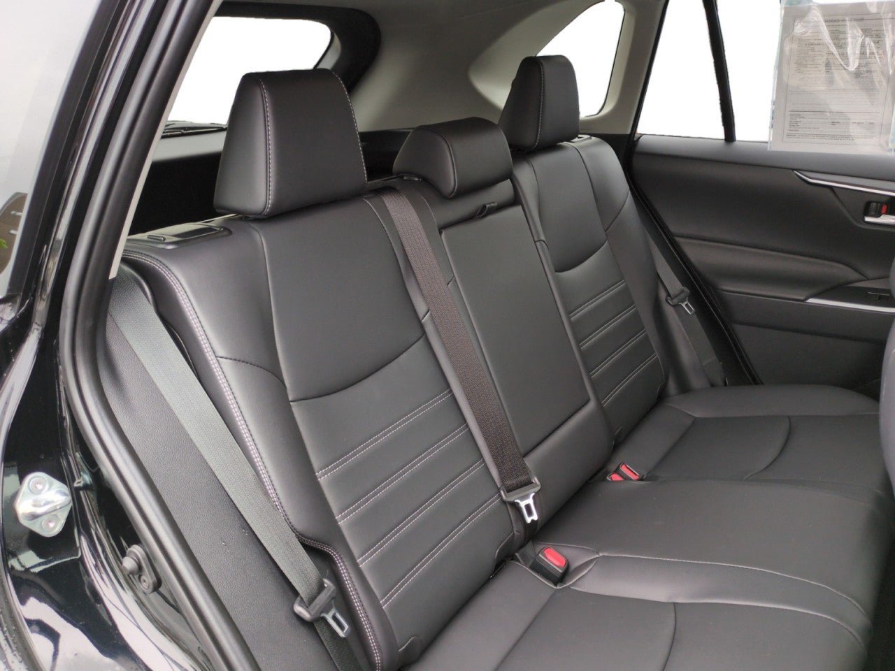 Used 2025 Toyota RAV4 XLE Premium w/ Weather Package AWD/4WD image 27