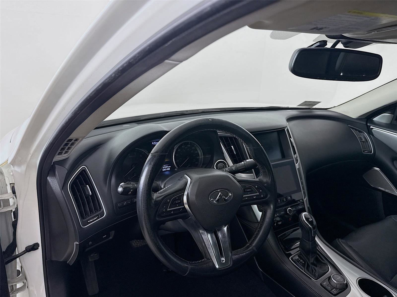 Used 2023 INFINITI Q50 Luxe w/ Cargo Package image 6