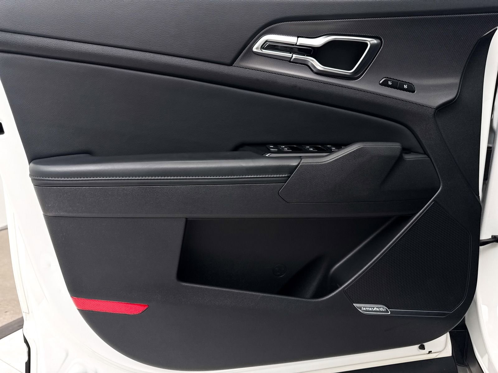 Certified 2023 Kia Sportage SX Prestige AWD/4WD image 32