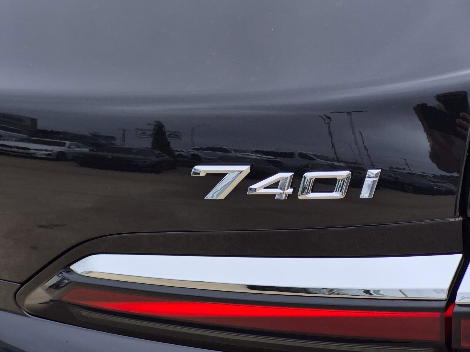 Certified 2024 BMW 740i RWD image 9