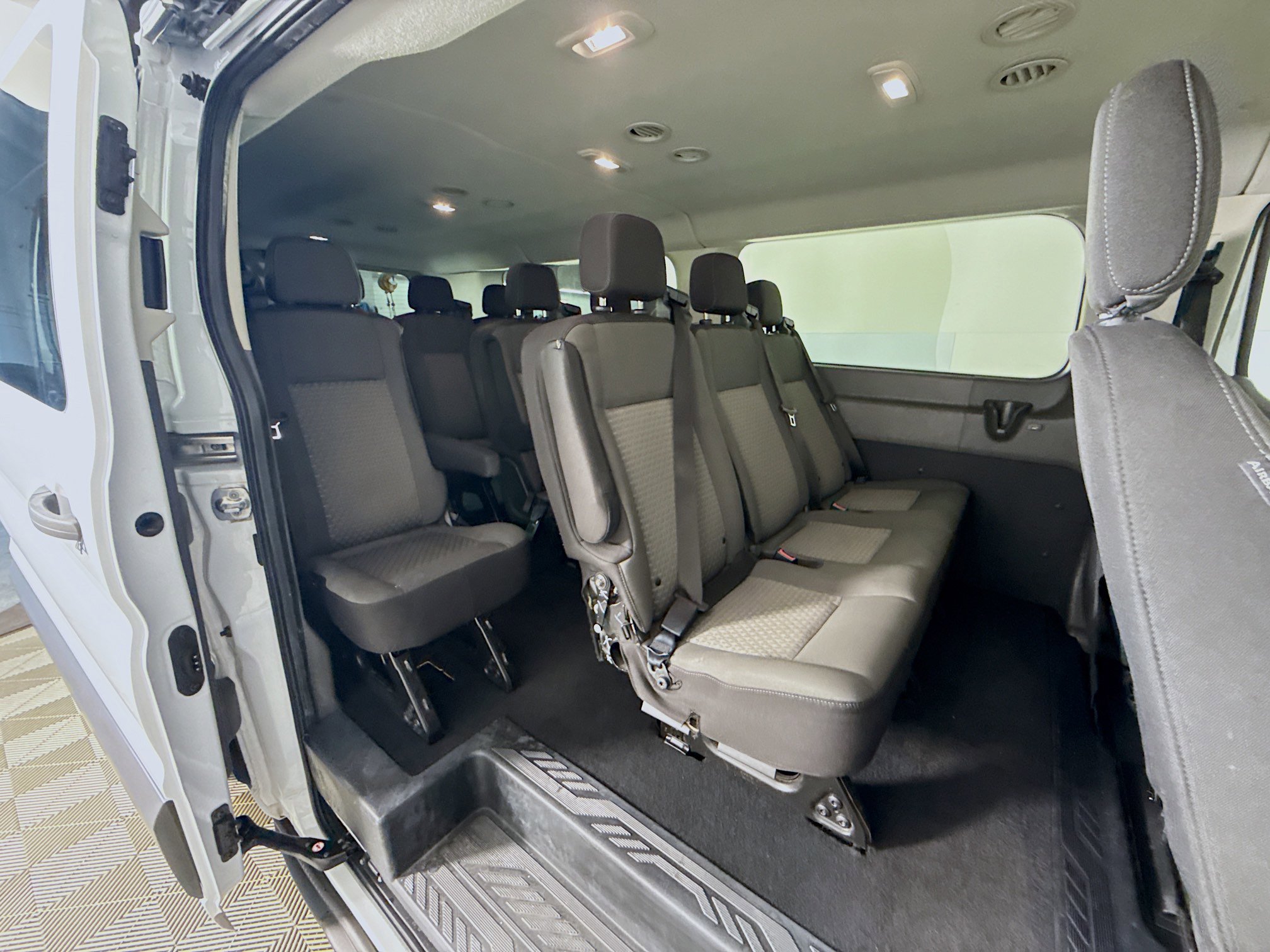 Used 2023 Ford Transit 350 XLT image 24