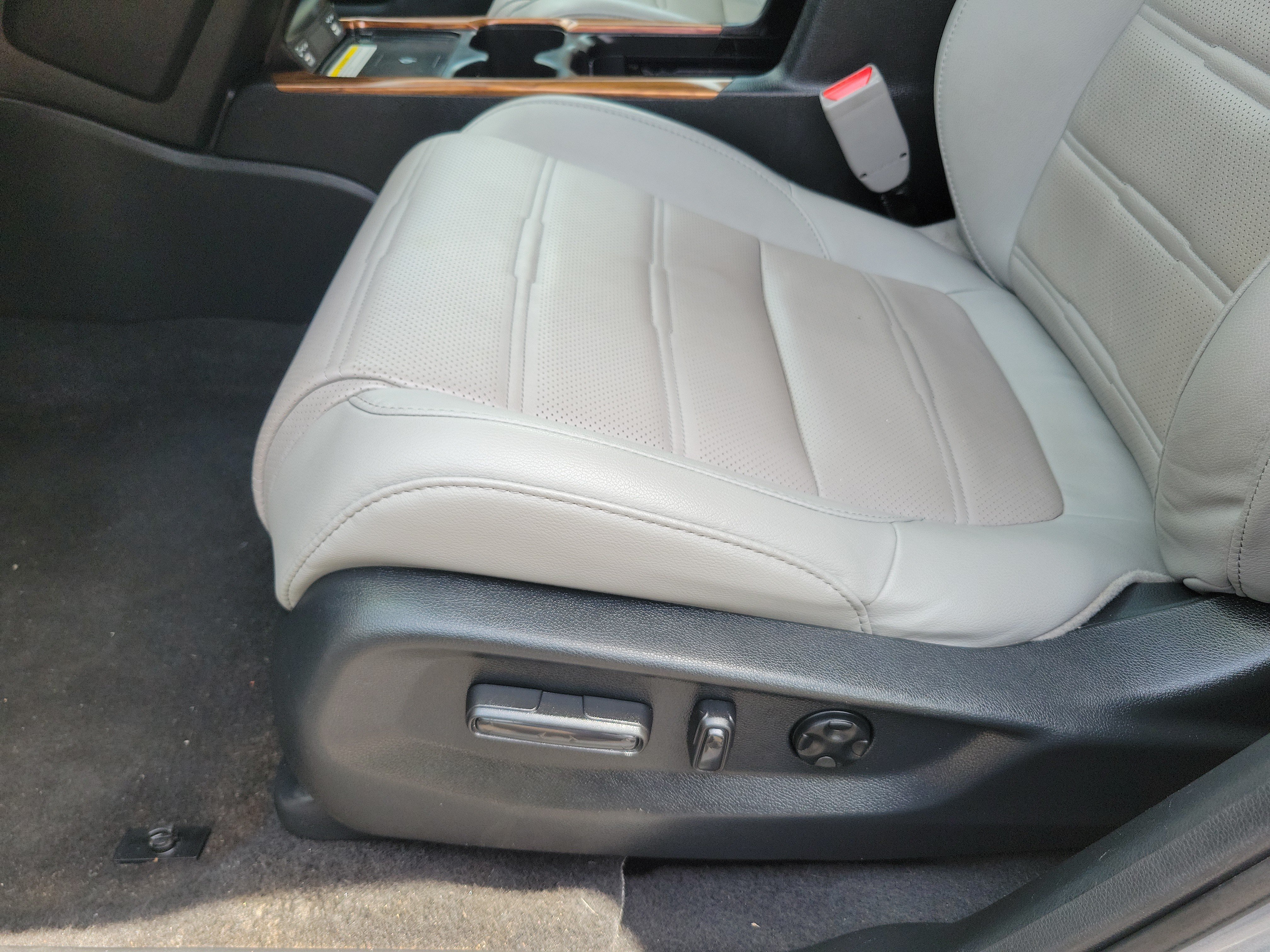 Used 2022 Honda CR-V Touring image 5