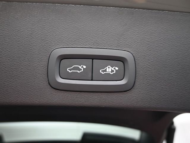 Used 2023 Volvo XC40 B5 Plus w/ Driver Assist Package image 32