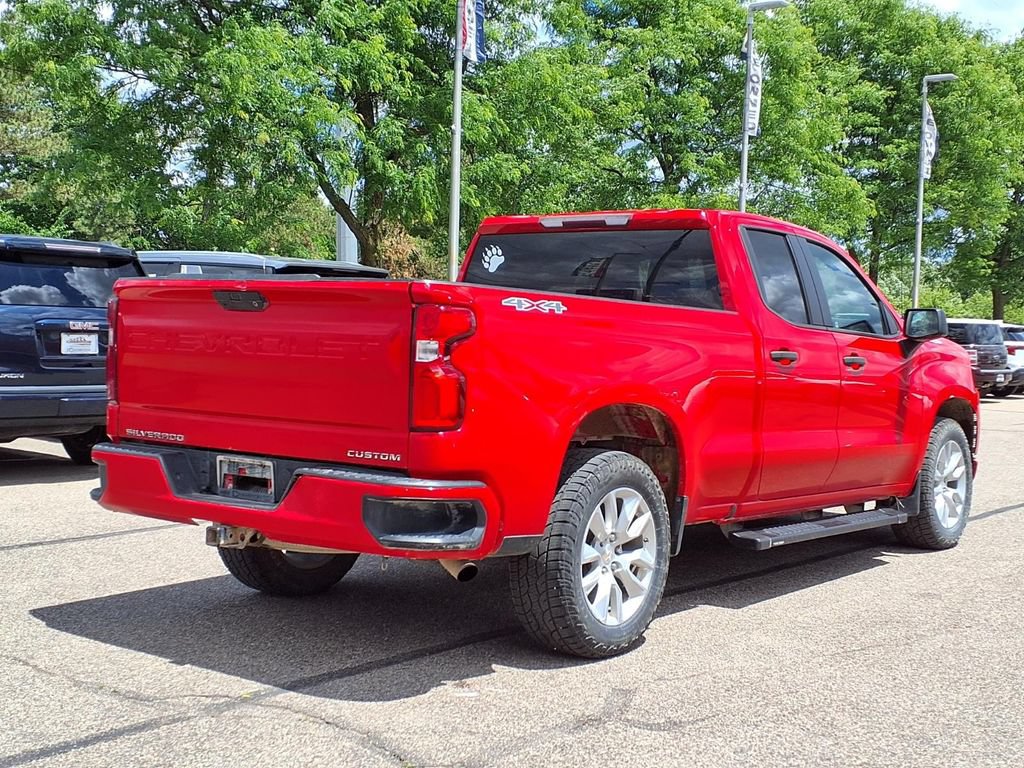 Used 2020 Chevrolet Silverado 1500 Custom w/ Custom Value Package AWD/4WD image 4