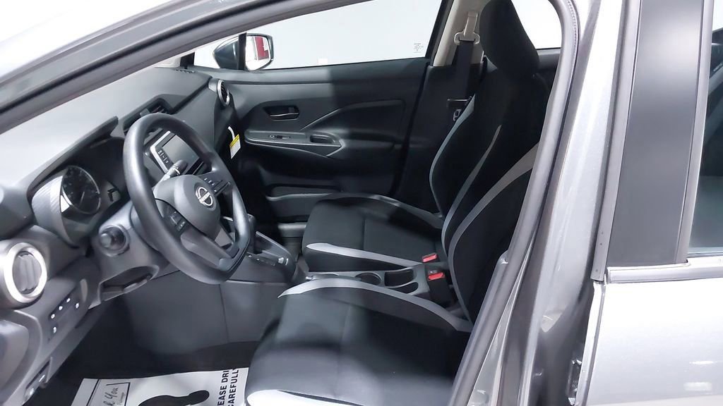 Used 2025 Nissan Versa S w/ Trunk Package image 20