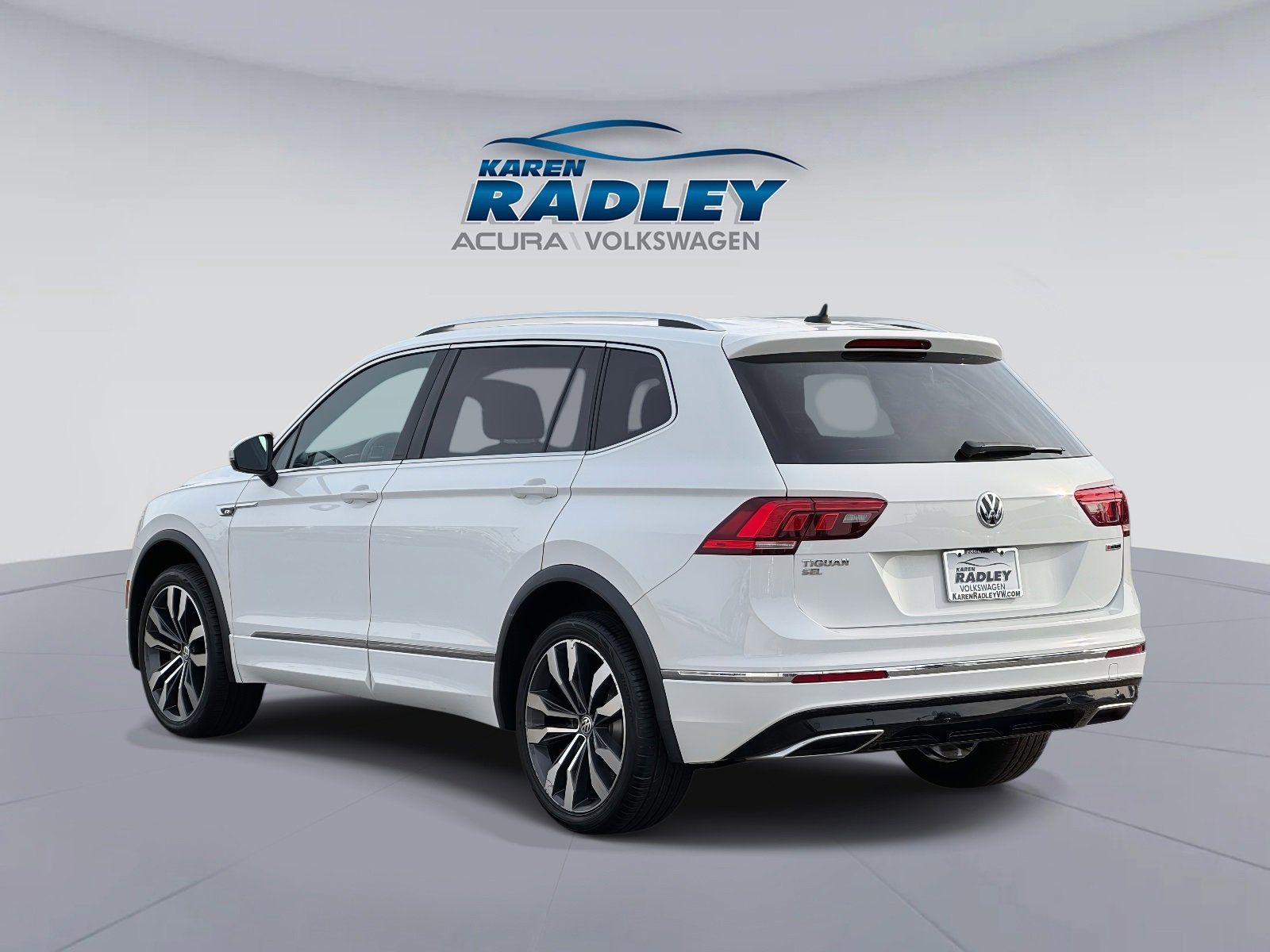 Certified 2021 Volkswagen Tiguan SEL Premium R-Line image 4